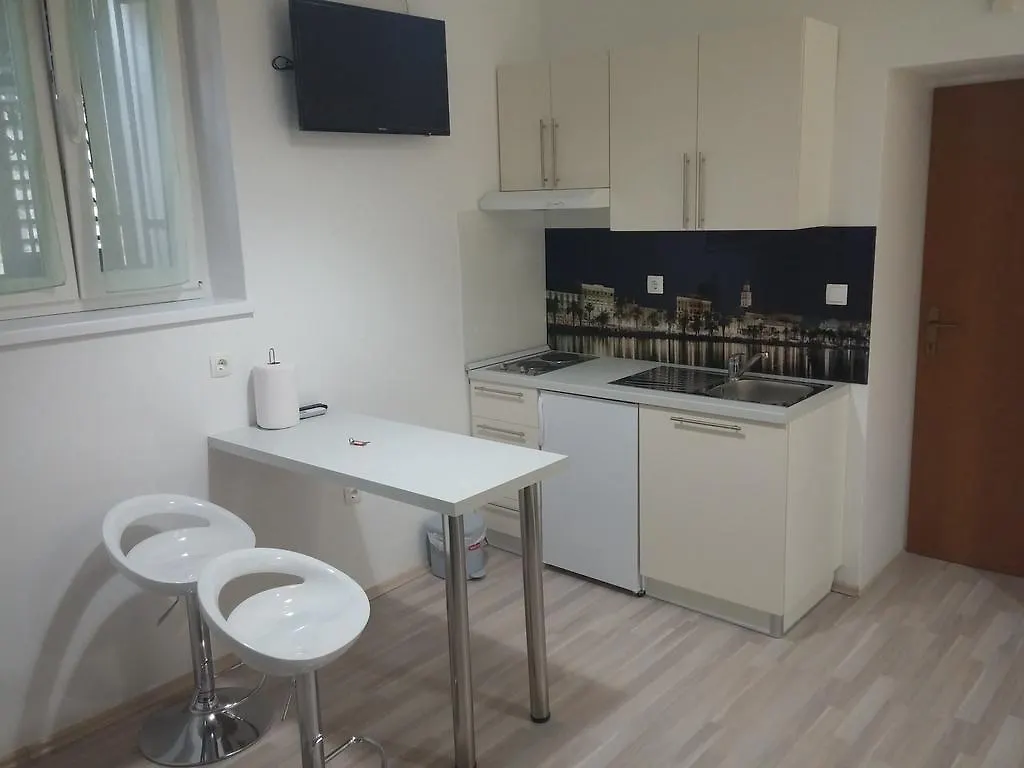 Guest house Summer Bay Apartments Split