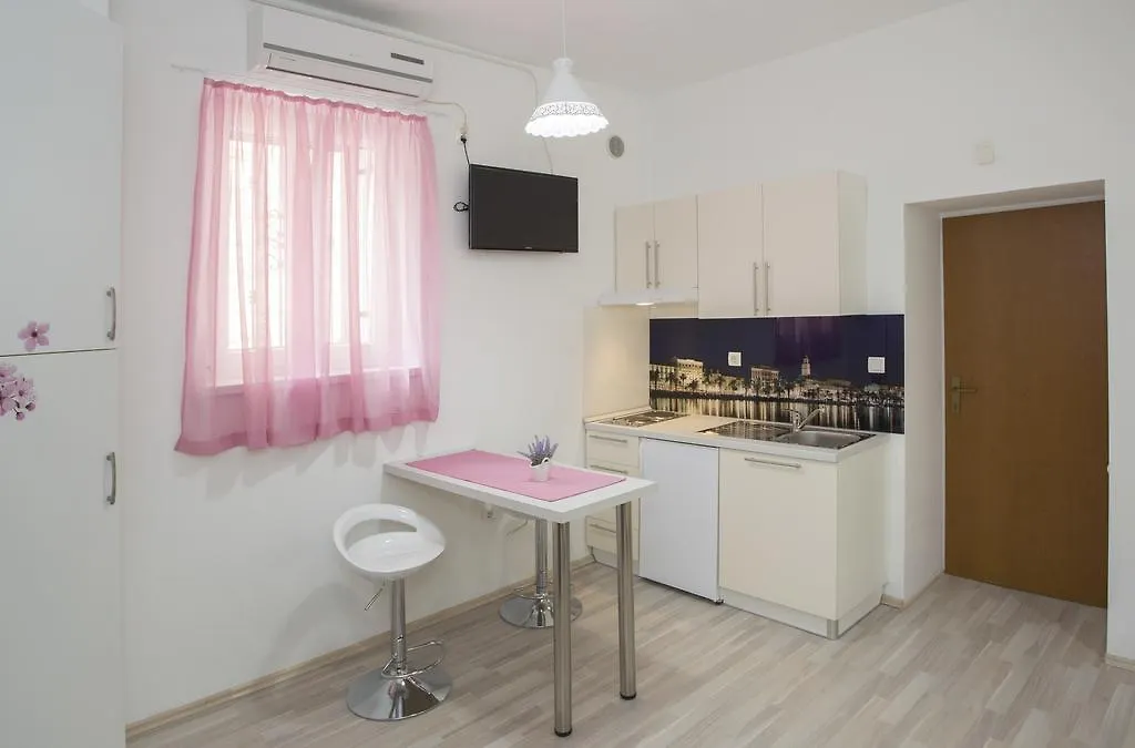 Summer Bay Apartments Split Croatia